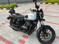 Glacial White Yezdi Roadster Chrome