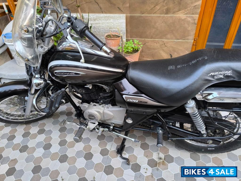 Bajaj Avenger Cruise 220