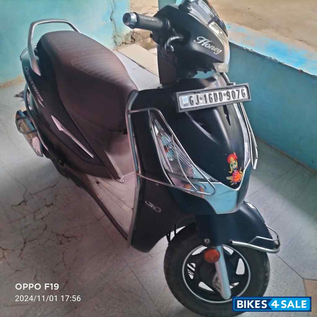 Black And Brown Hero Destini 125 Platinum