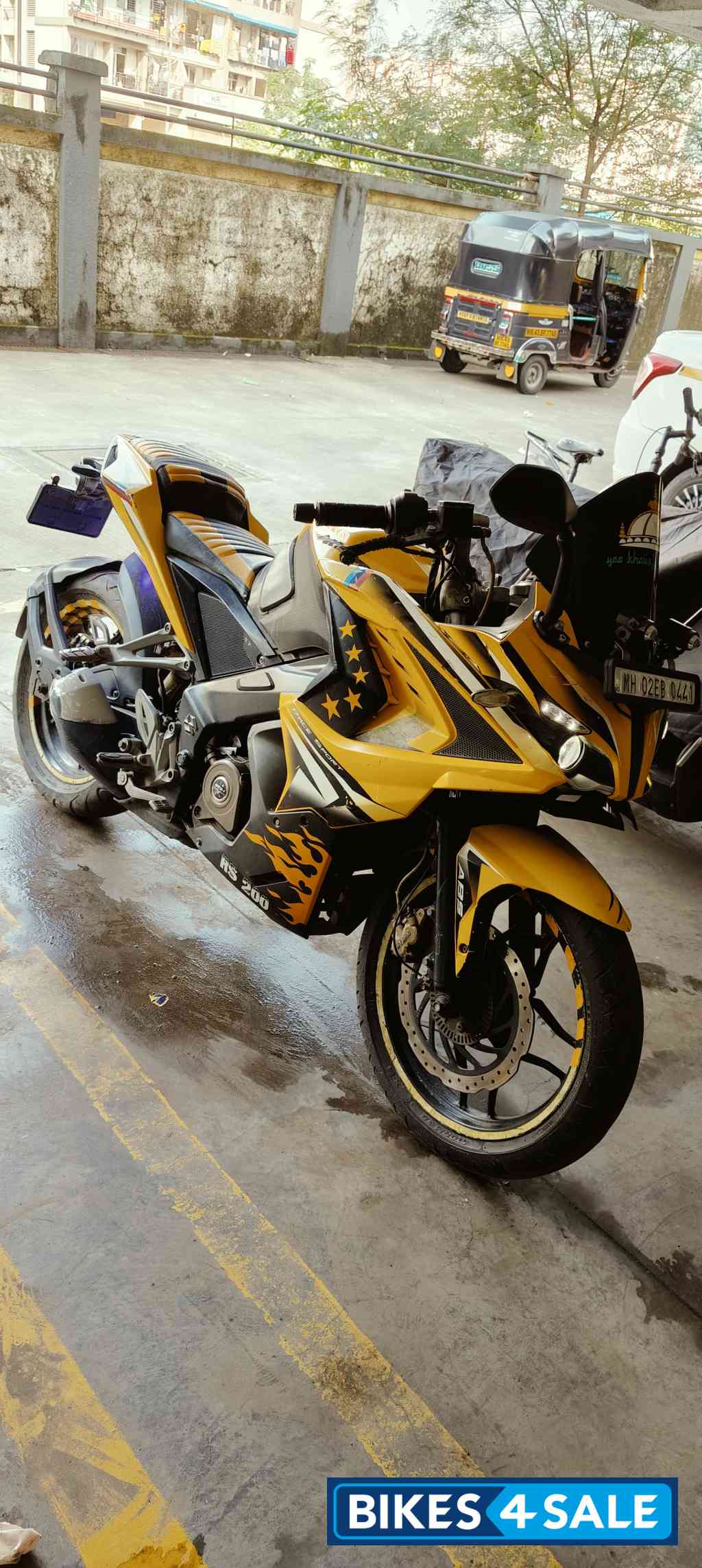 Yellow Bajaj Pulsar RS 200 ABS