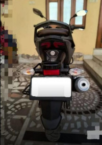 Black TVS Raider 125