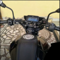 Black TVS Raider 125
