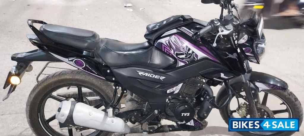 Black TVS Raider 125 Marvel Super Squad Edition