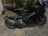 Black Yamaha R15 V4