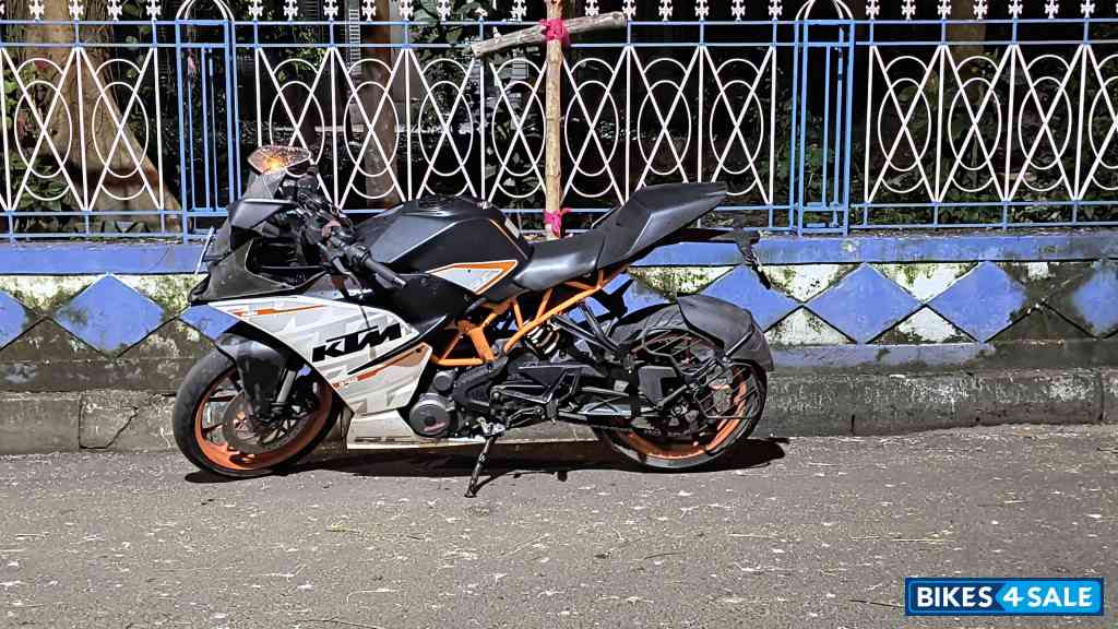 Orange And White KTM RC 390
