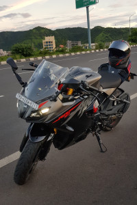 Titanium Grey / Black TVS Apache RR 310 2020