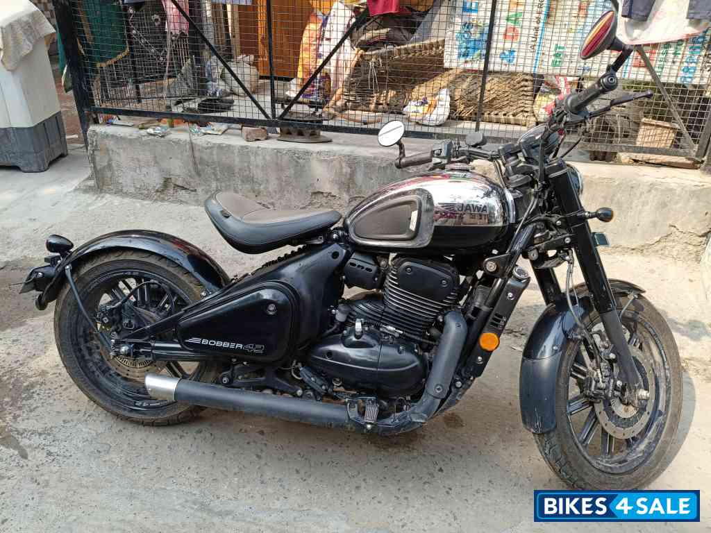 Black Mirror Jawa 42 Bobber Black Mirror