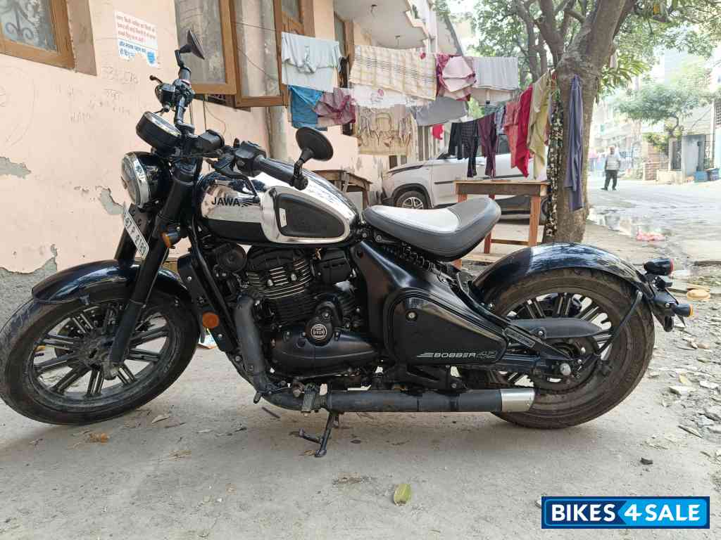 Black Mirror Jawa 42 Bobber Black Mirror