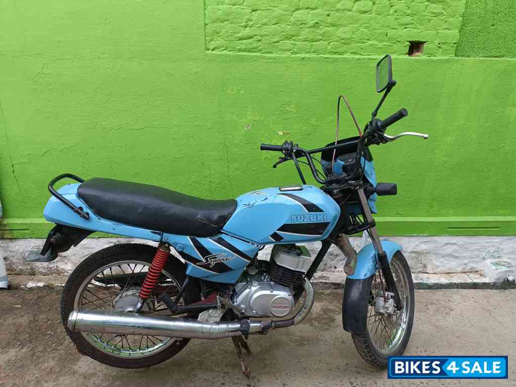 Blue Suzuki MAX 100R