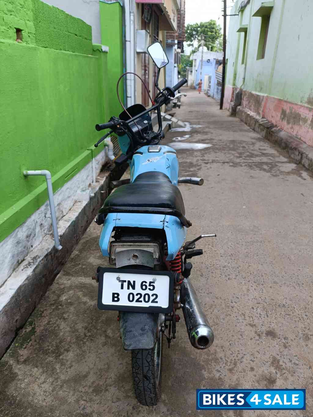 Blue Suzuki MAX 100R