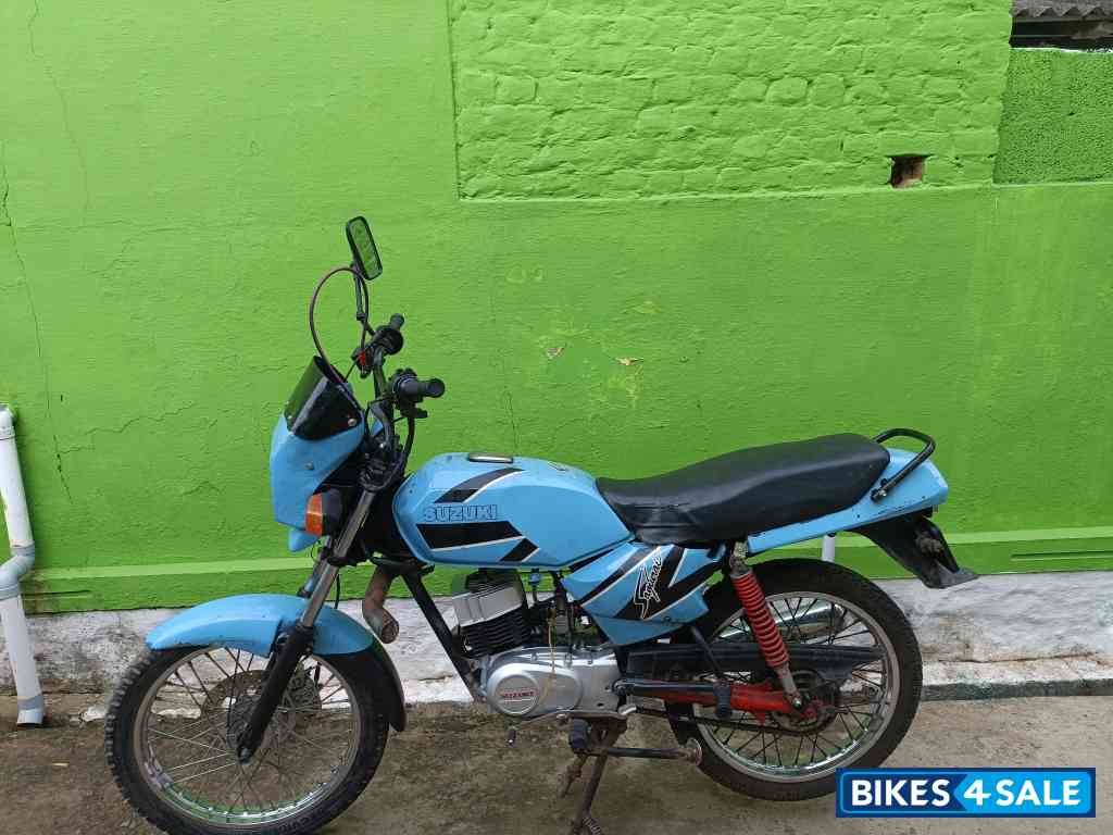 Blue Suzuki MAX 100R