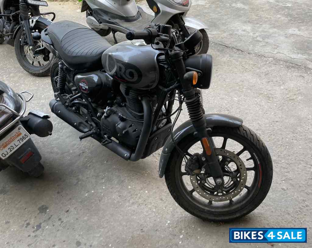 Royal Enfield Hunter 350 Metro