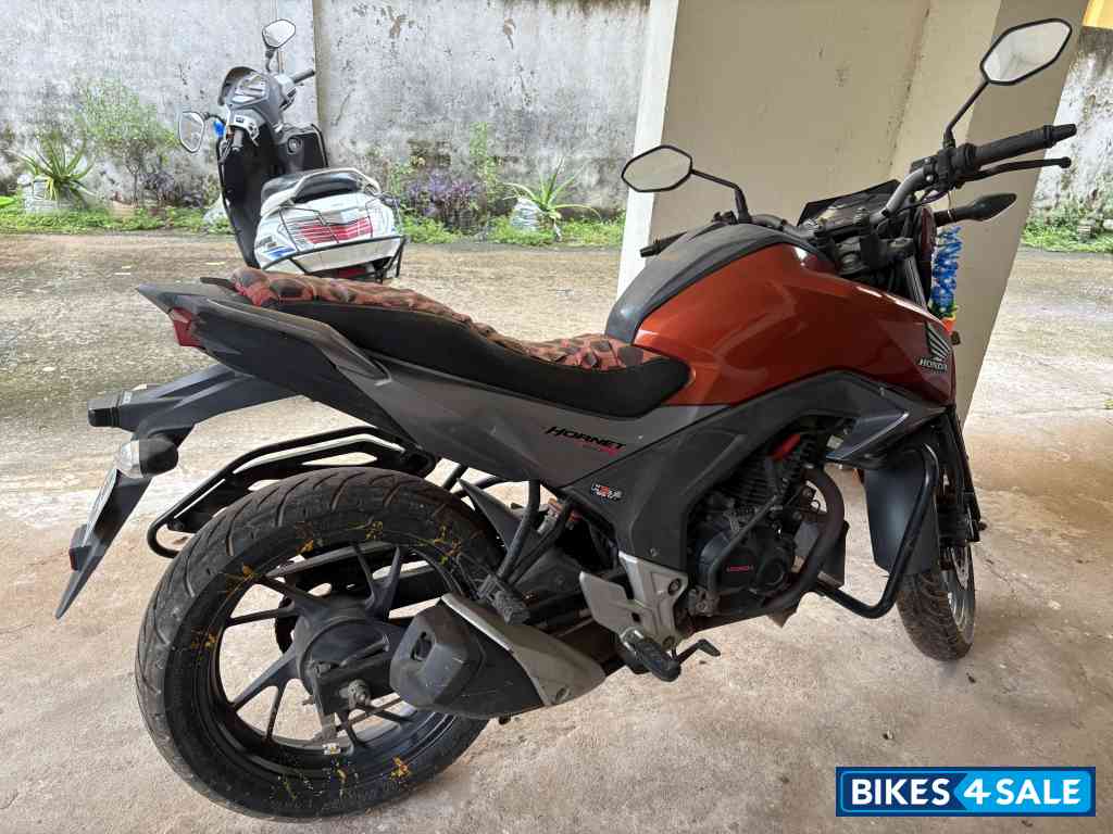 Honda CB Hornet 160R