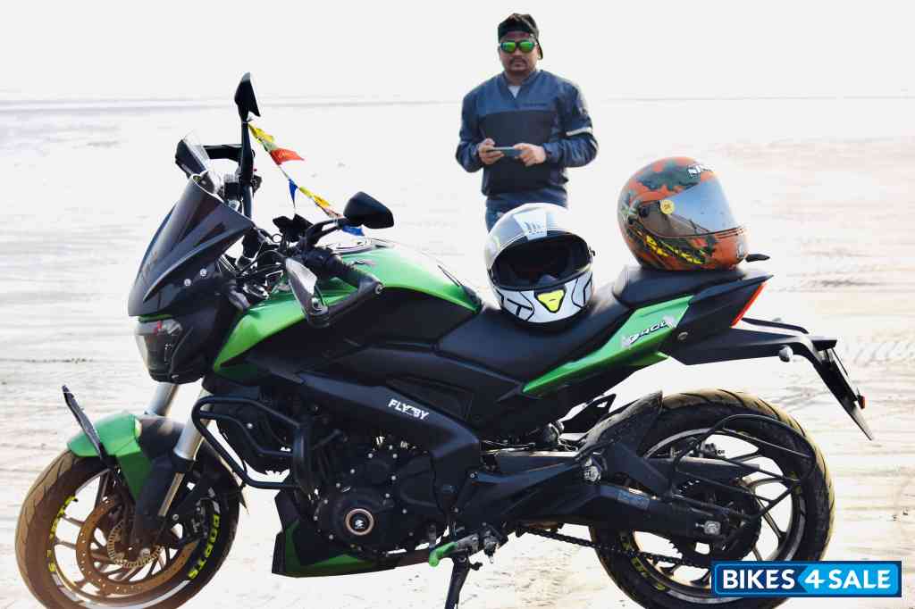 Green Bajaj Dominar 400