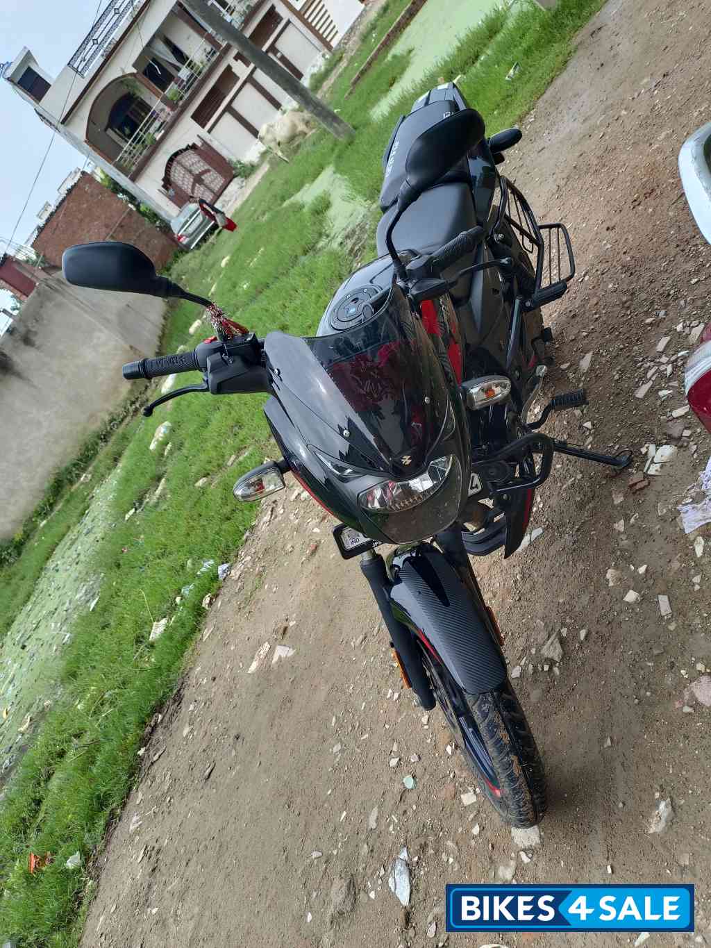 Red Black Bajaj Pulsar 125 Carbon Fibre Disc Split Seat