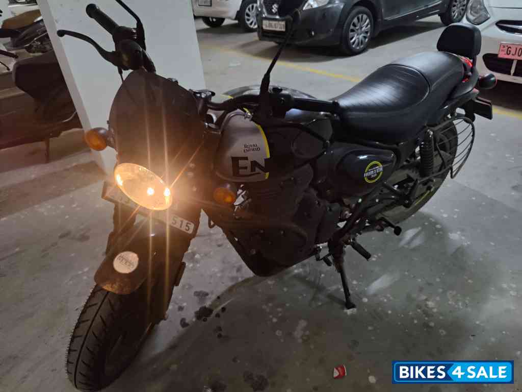 Black Royal Enfield Hunter 350 Metro