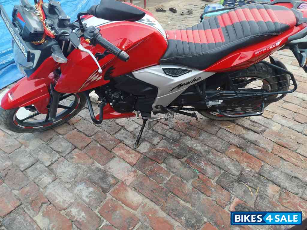 TVS Apache RTR 160 4V