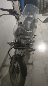 Bajaj Avenger 220 DTS-i