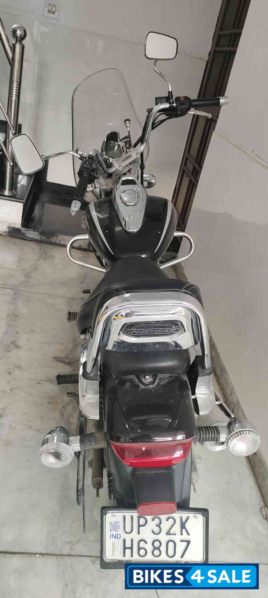 Bajaj Avenger 220 DTS-i