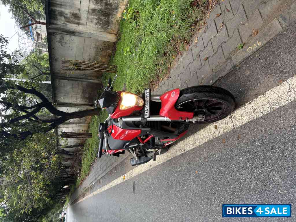 Red Benelli TNT 25 Red Benelli TNT 25