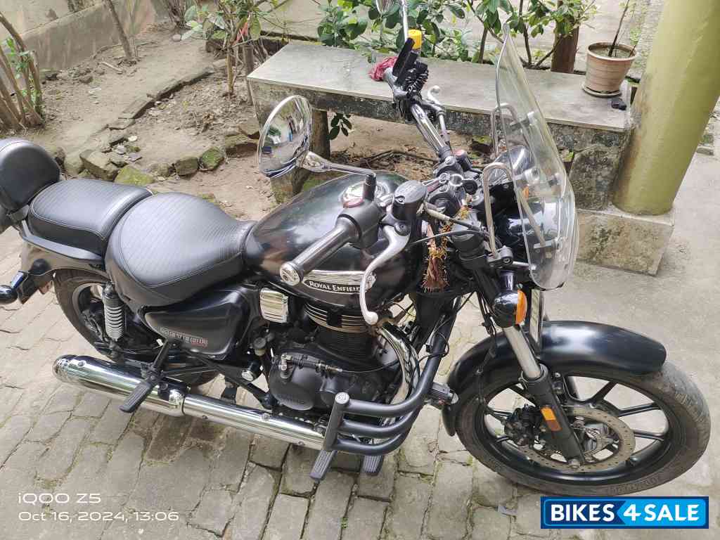 Steller Black Royal Enfield Meteor 350 Stellar