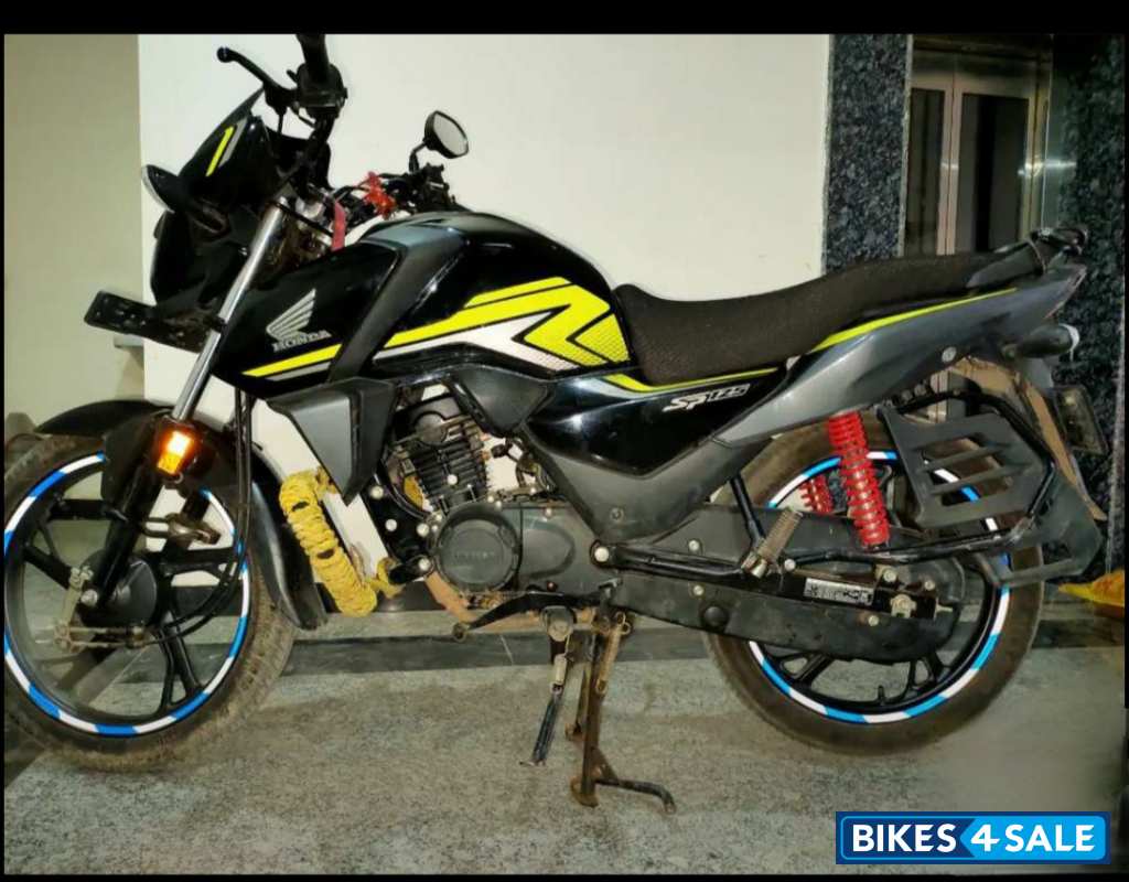 Black Honda SP 125 BSVI