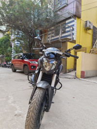 Black Bajaj Dominar 250
