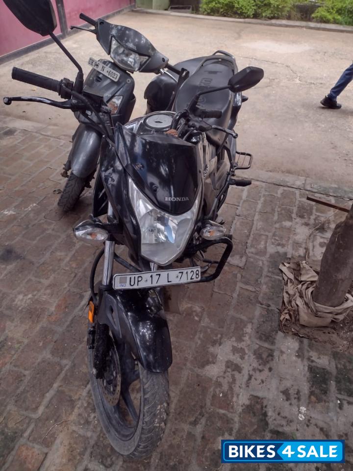 Black Honda CB Unicorn 160