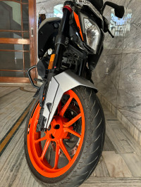 Black Orange Grey KTM Duke 200 2022