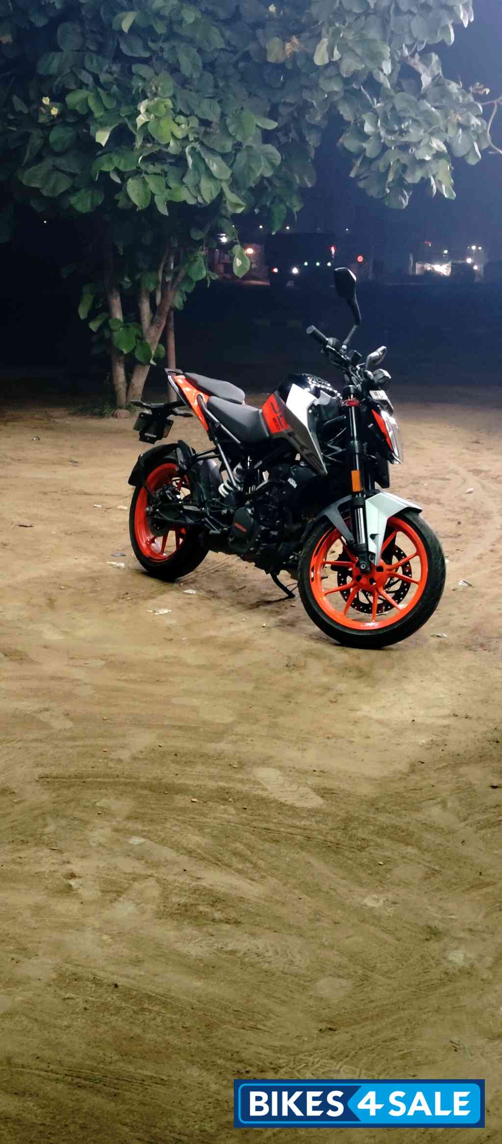 Black Orange Grey KTM Duke 200 2022
