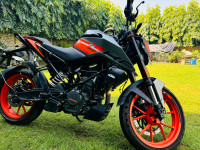 Black Orange Grey KTM Duke 200 2022