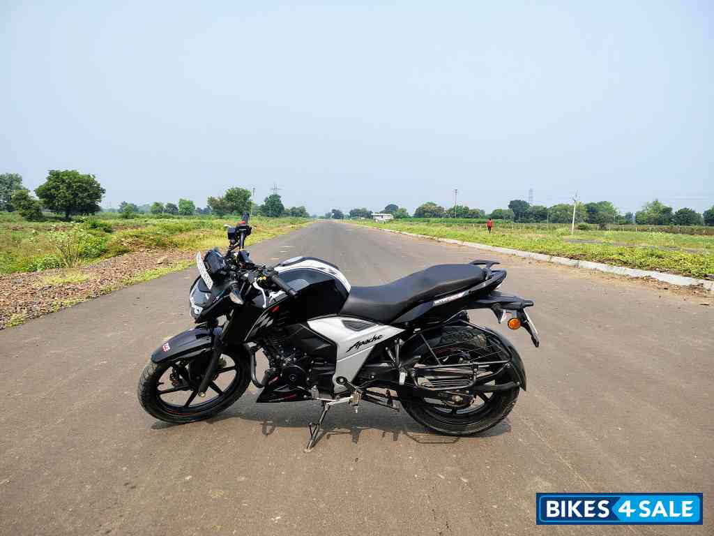 TVS Apache RTR 160 4V