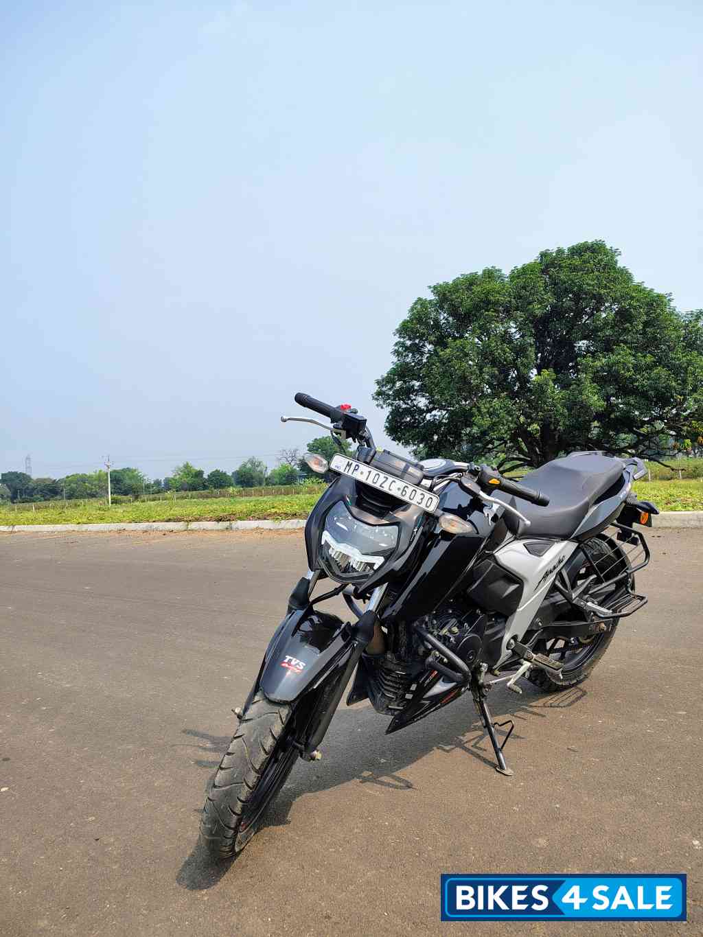 TVS Apache RTR 160 4V