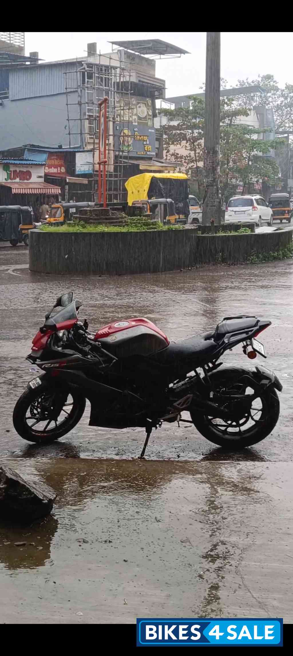 Red-grey Yamaha YZF R15 V3