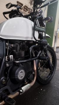 White Royal Enfield Himalayan