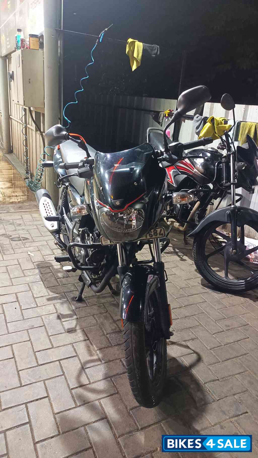 Ebony Black Bajaj Pulsar 125
