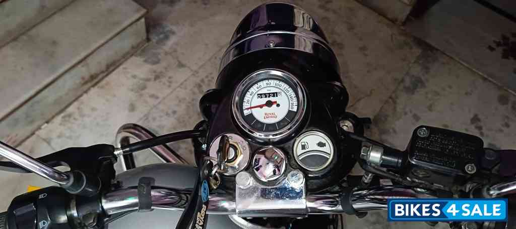 Silver Royal Enfield Classic 350 Dual Channel BS6