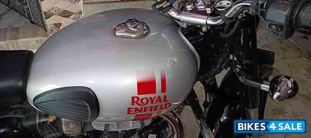 Silver Royal Enfield Classic 350 Dual Channel BS6