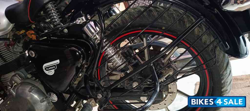 Silver Royal Enfield Classic 350 Dual Channel BS6