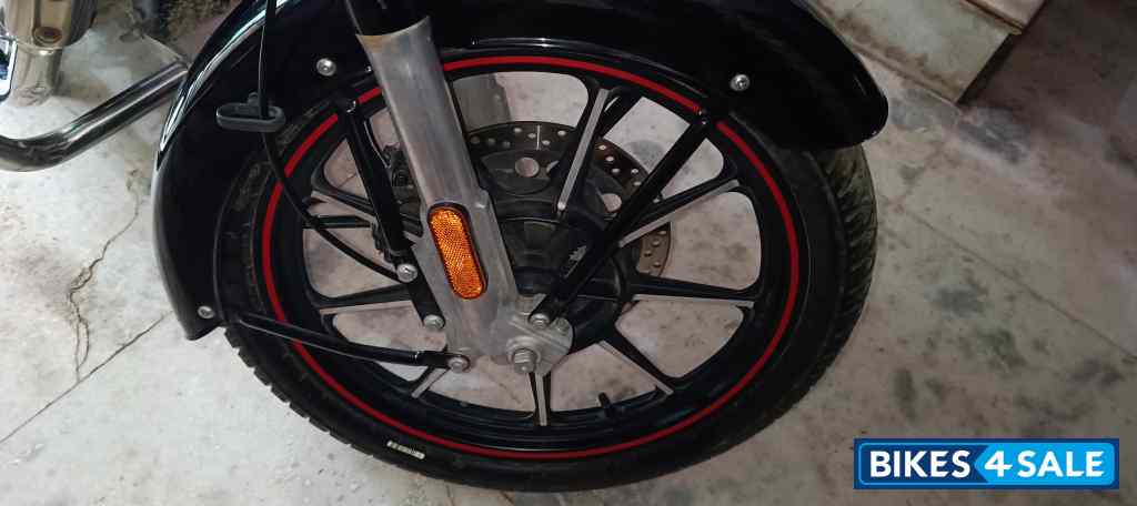 Silver Royal Enfield Classic 350 Dual Channel BS6