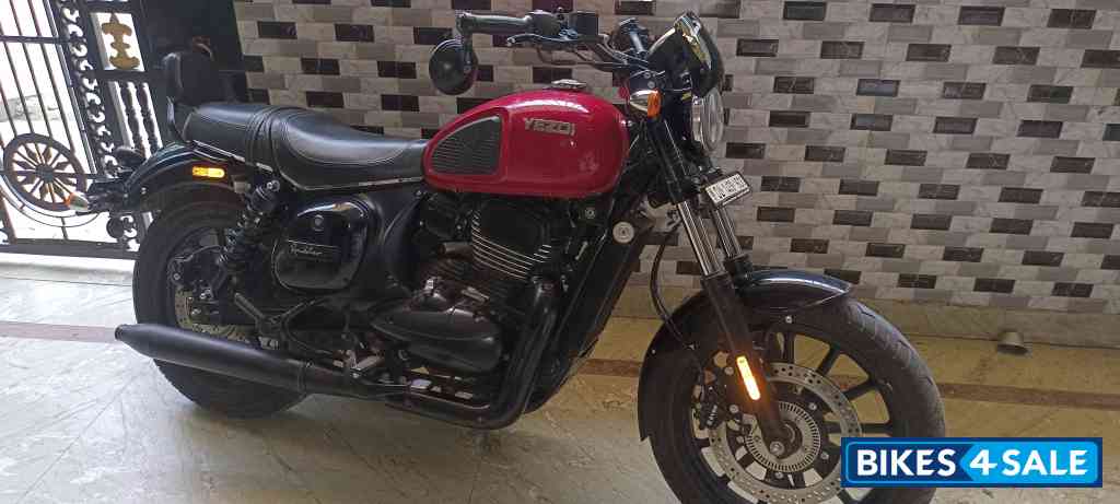 Inferno Red Yezdi Roadster Dual Tone