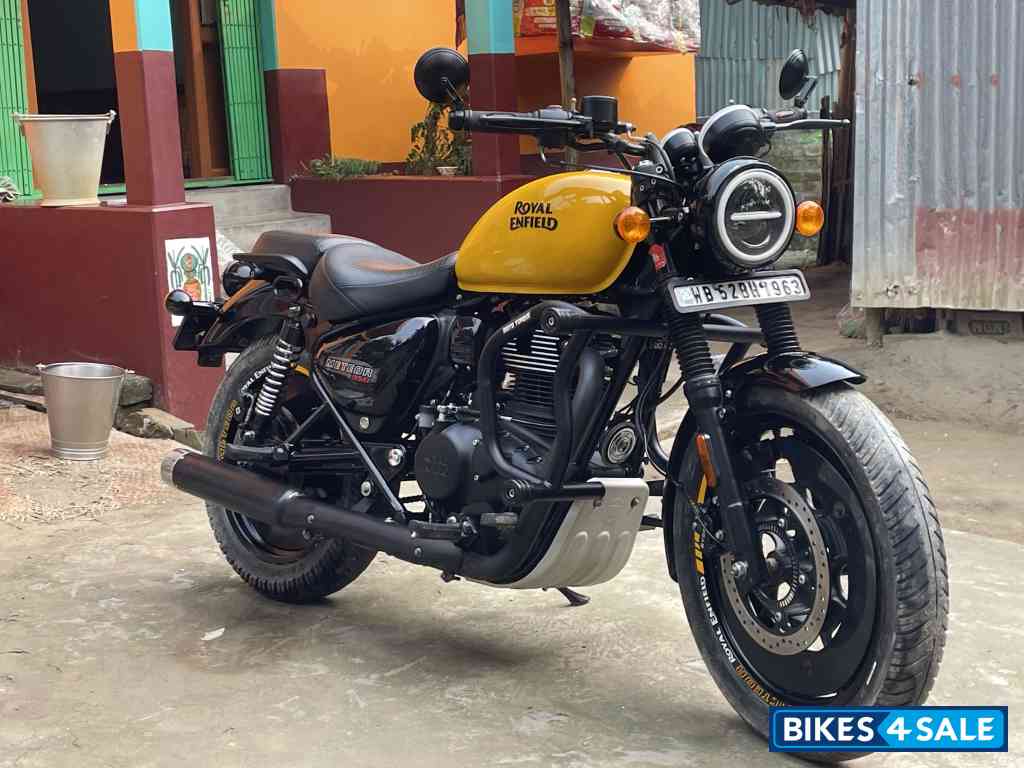 Yellow Royal Enfield Meteor 350 Fireball