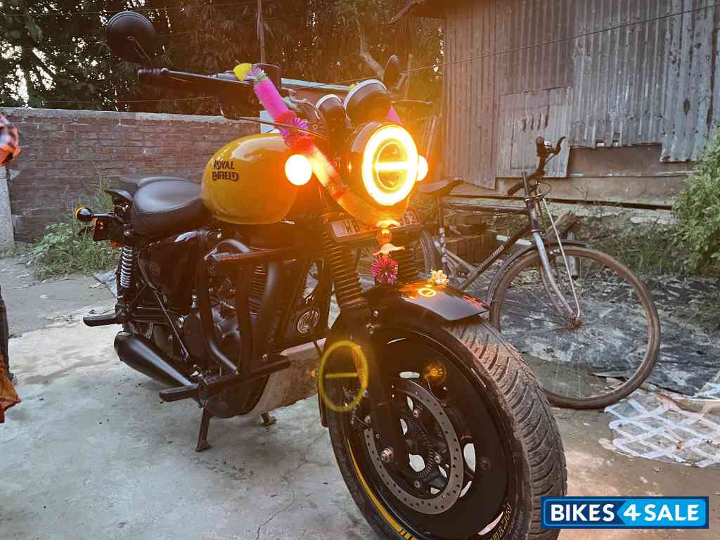 Yellow Royal Enfield Meteor 350 Fireball