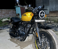 Yellow Royal Enfield Meteor 350 Fireball