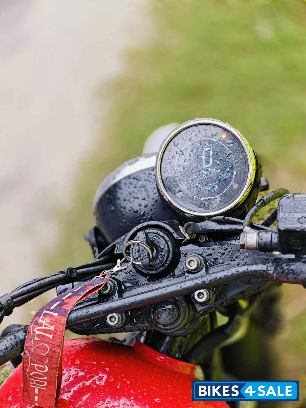 Yezdi Scrambler Dual Tone