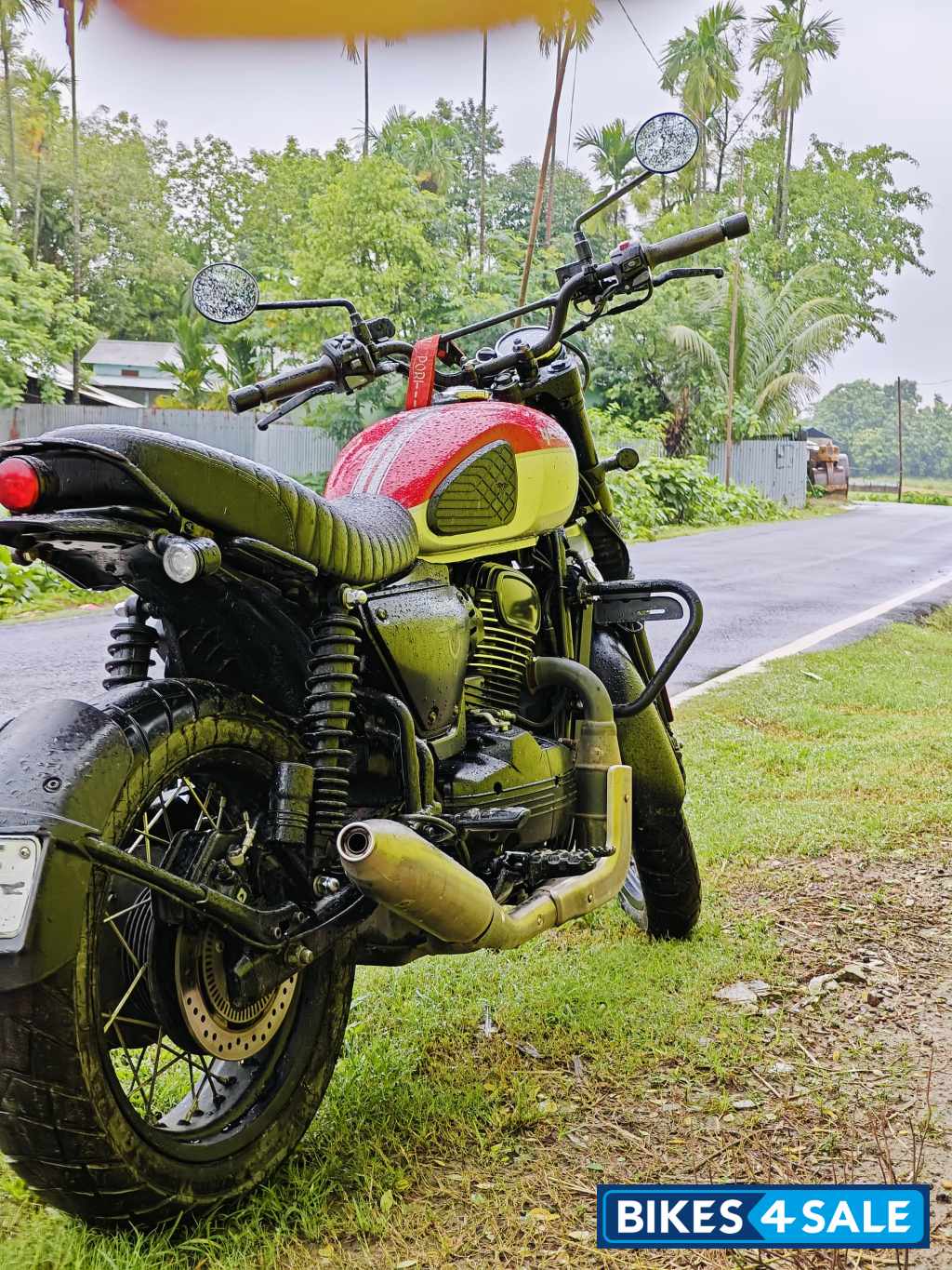 Yezdi Scrambler Dual Tone