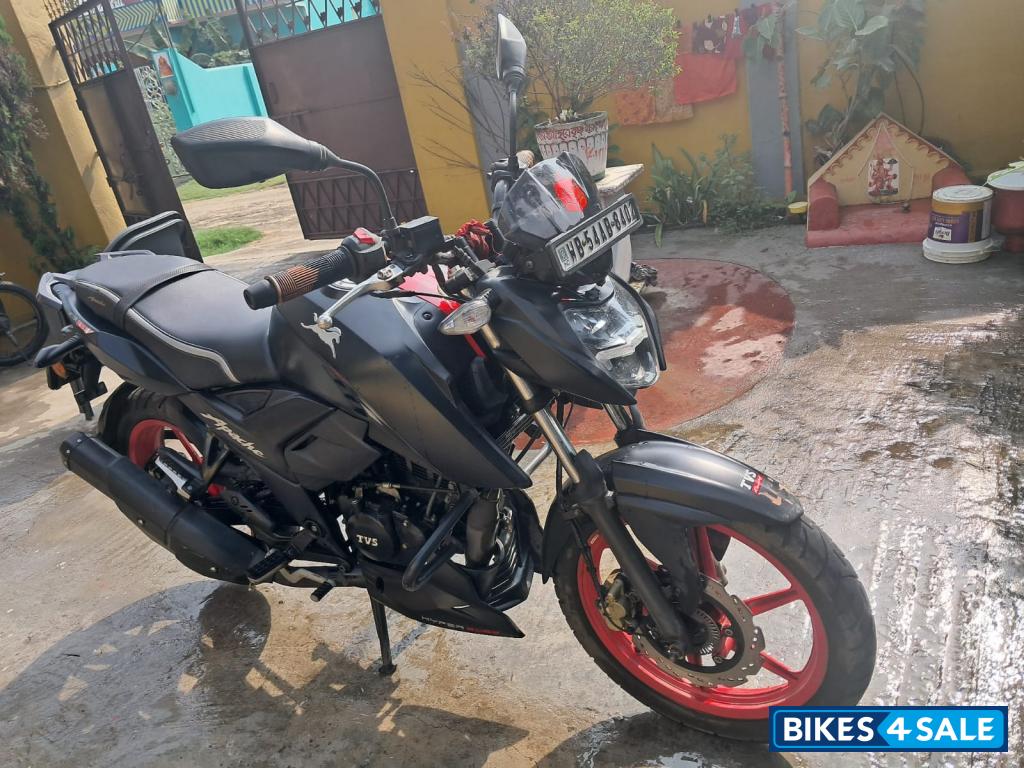 Black With Red Alloy TVS Apache RTR 160 4V Special Edition