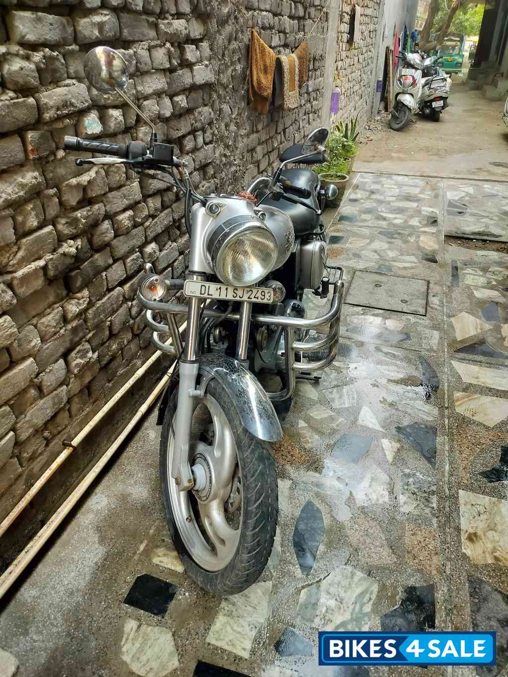 Silver Royal Enfield Bullet Electra Twinspark