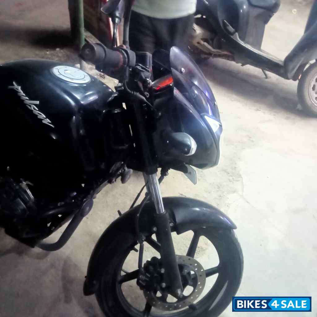 Black Bajaj Pulsar 150 DTSi
