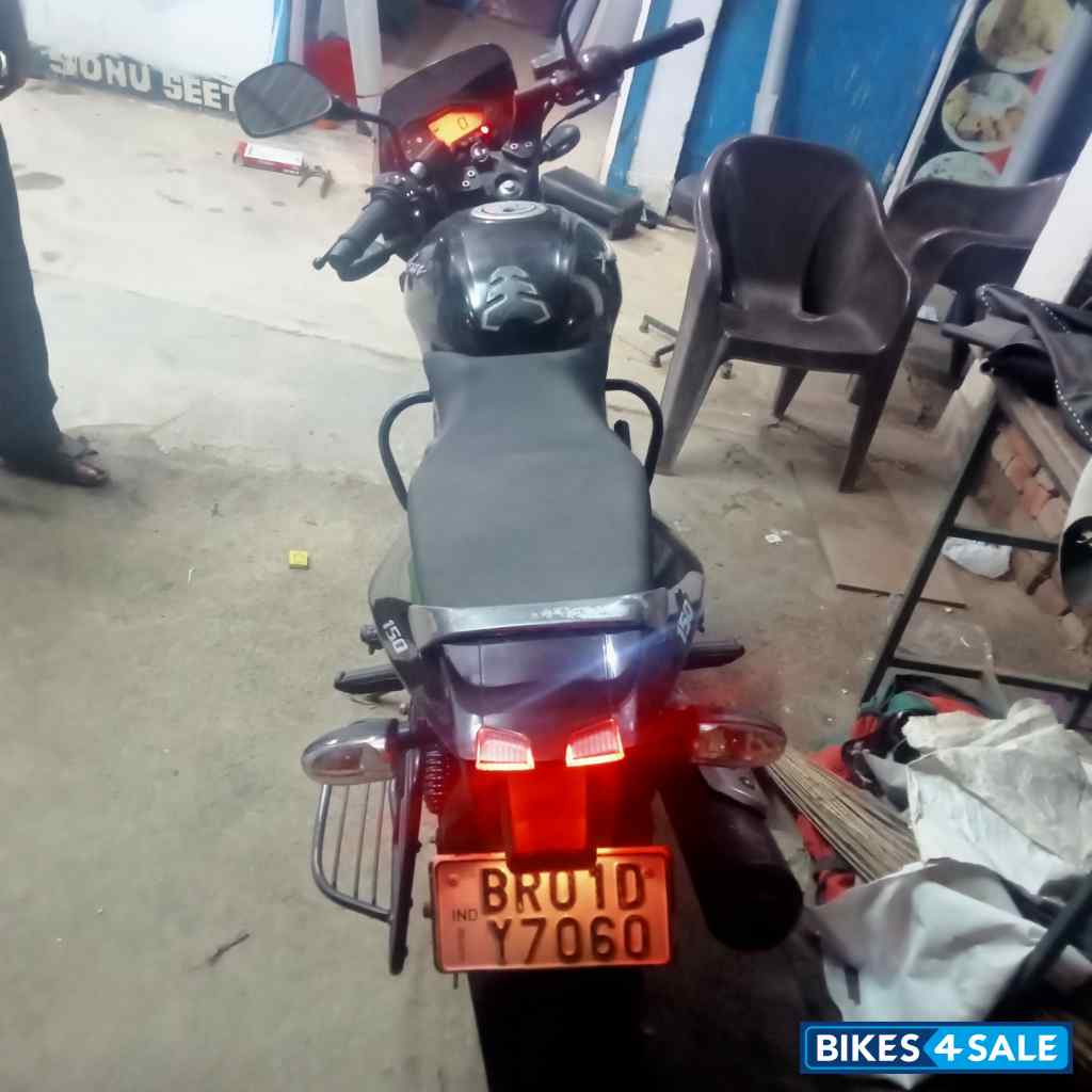 Black Bajaj Pulsar 150 DTSi